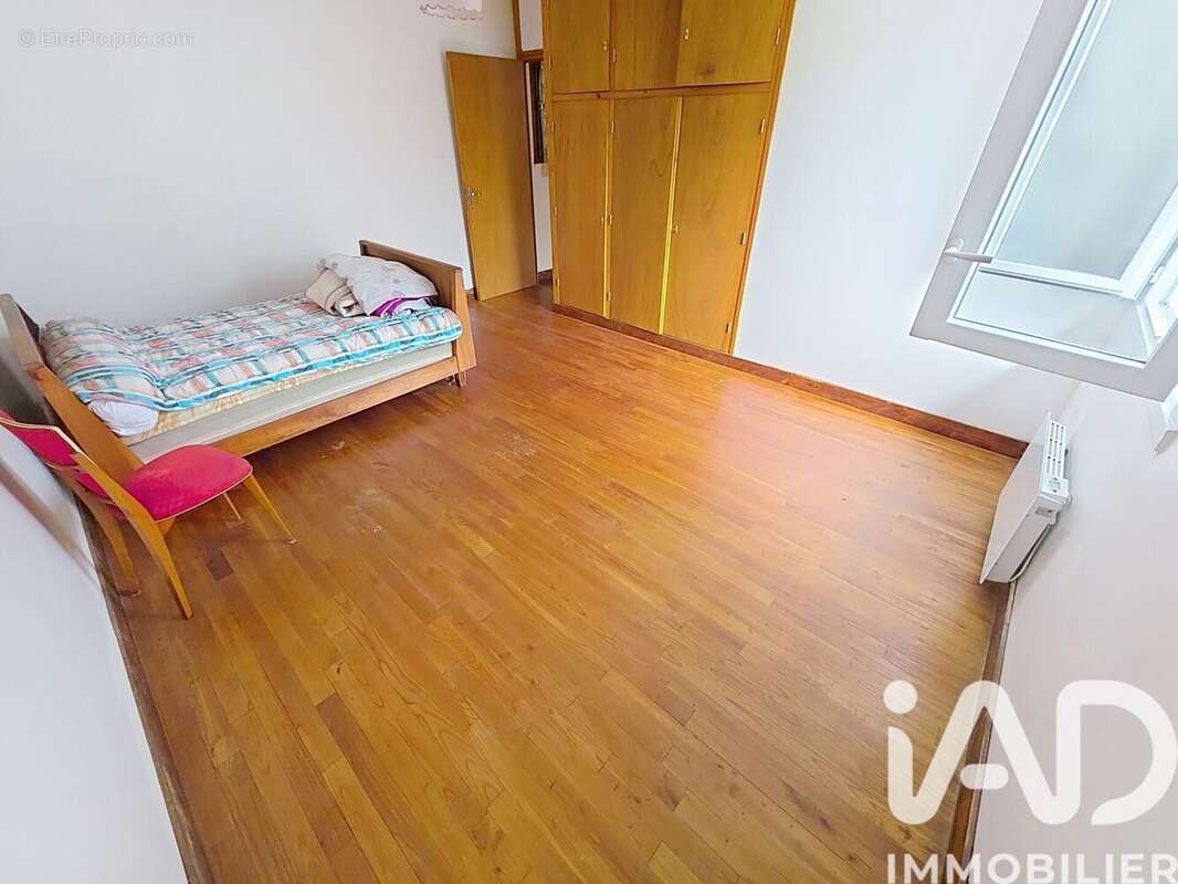 Maison 90 m² à Javerlhac-Et-La-Chapelle-Saint-Robert  - photo 9
