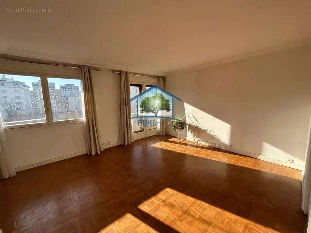 Appartement à SAINT-ETIENNE
