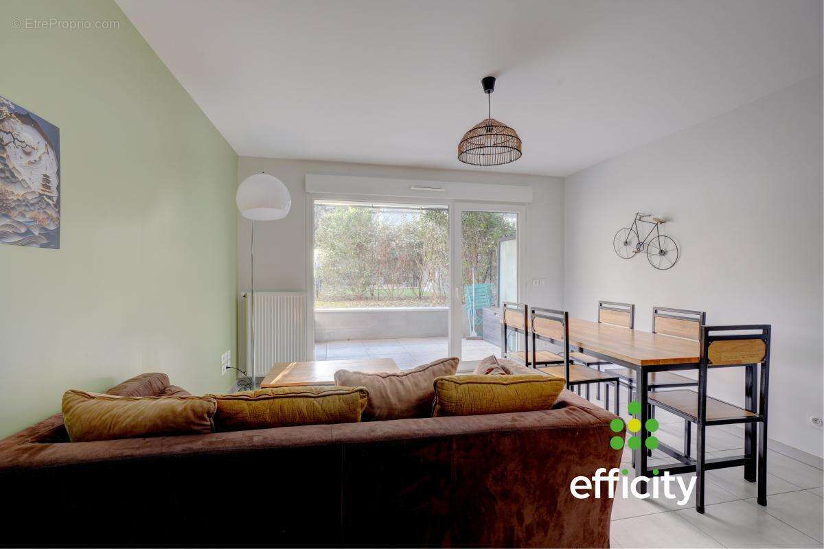 Appartement à OULLINS