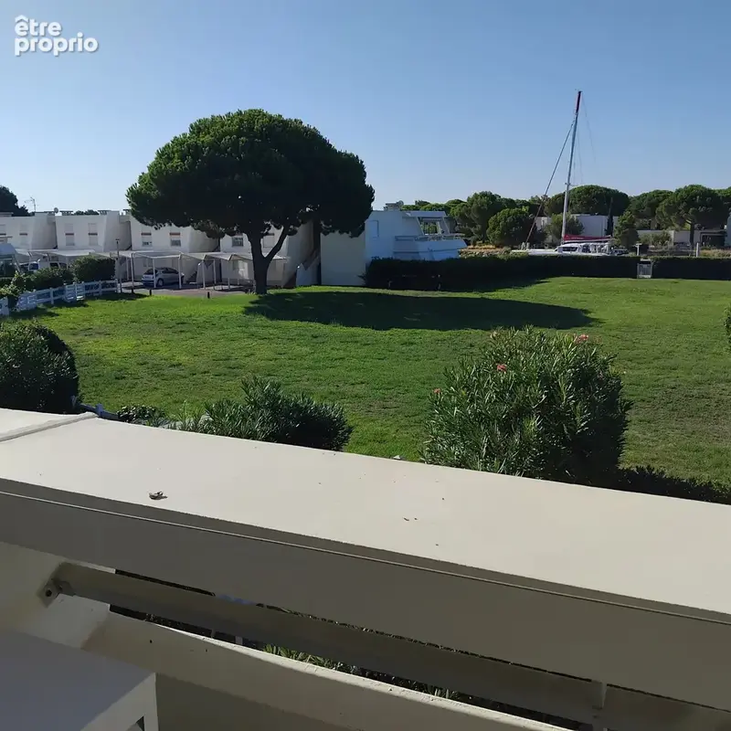 Produit rare avec vue incroyable sur une grande pelouse et canal - photo 2