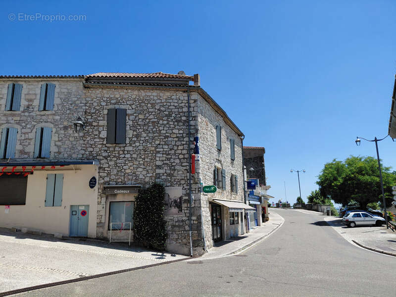 Commerce à MONFLANQUIN