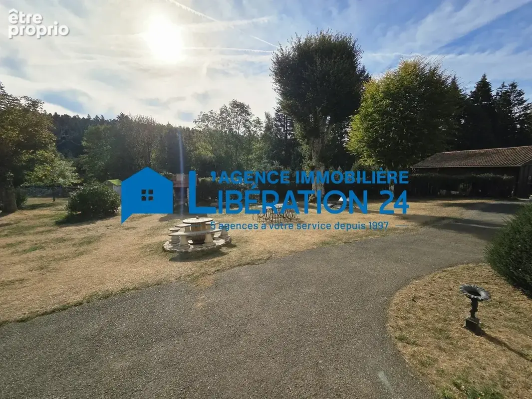 MAISON EN PIERRE 183m² + dépendances sur 7600m² - photo 2