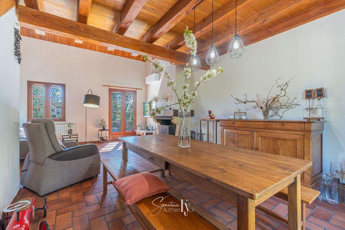 Maison à BONNAC-LA-COTE