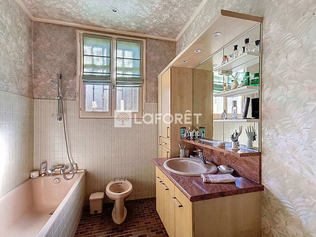 Maison à NEUVILLE-SUR-SAONE