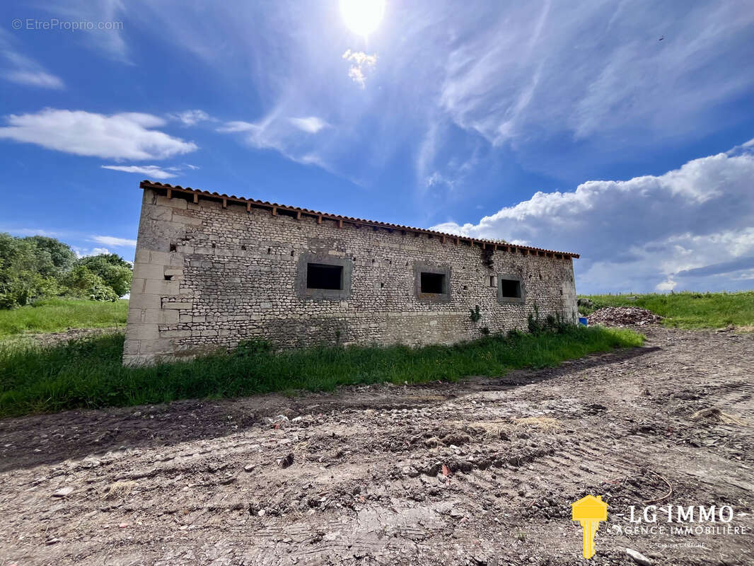 Maison à SAINT-DIZANT-DU-GUA