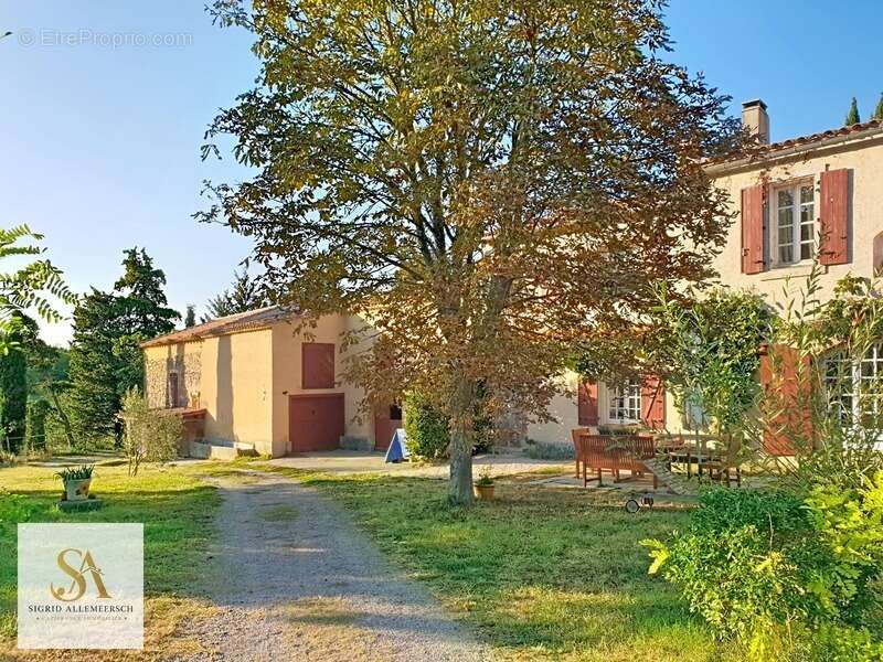 Domaine de caractère de 304 m² sur plus de 60 hectares d’un seul tenant – Entre nature, élégance et art de vivre - photo 2