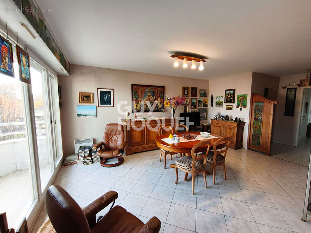 Appartement à ROSNY-SOUS-BOIS