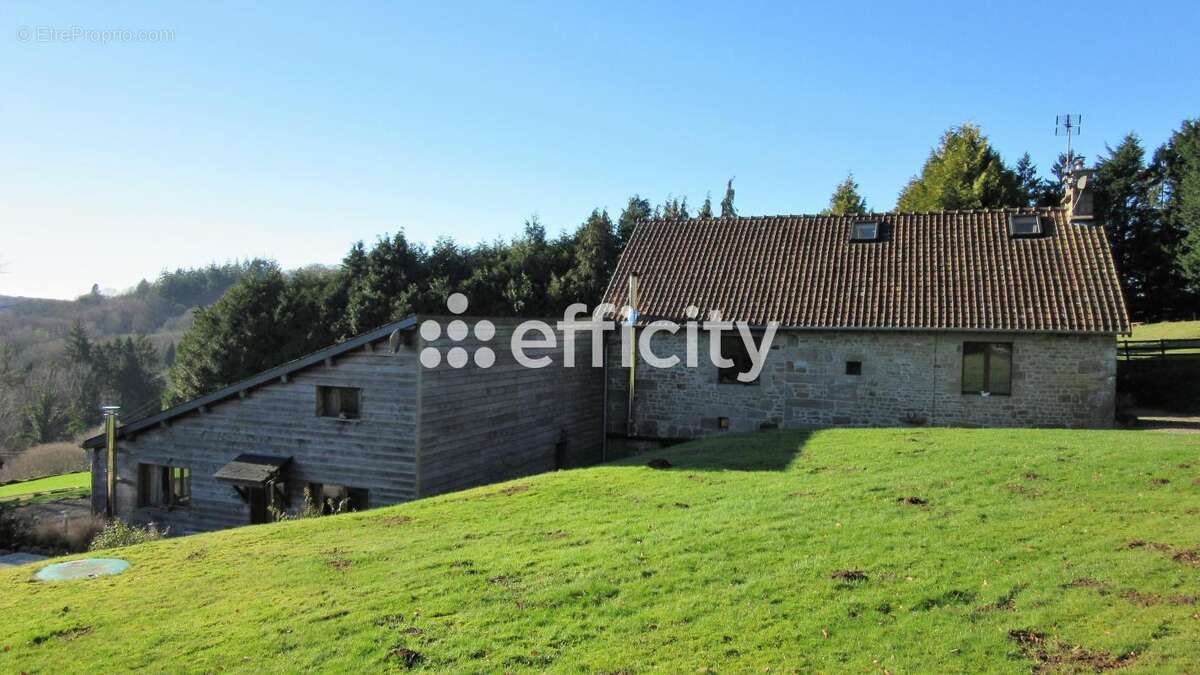 Maison à SAINT-SEVER-CALVADOS
