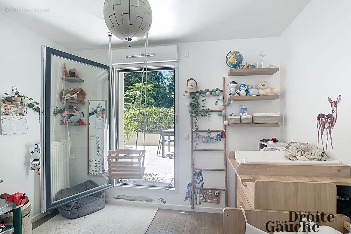 Appartement à VILLE-D&#039;AVRAY