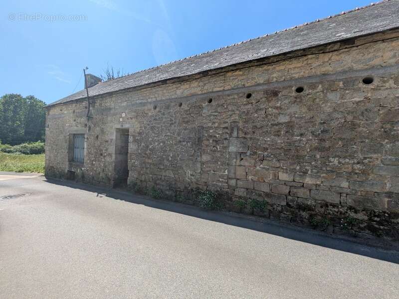 Guemene sur scorff longère de 180m² environ 3 pièces parcelle de 1087m² environ - photo 2