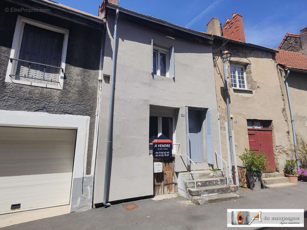 Maison à MONTAIGUT
