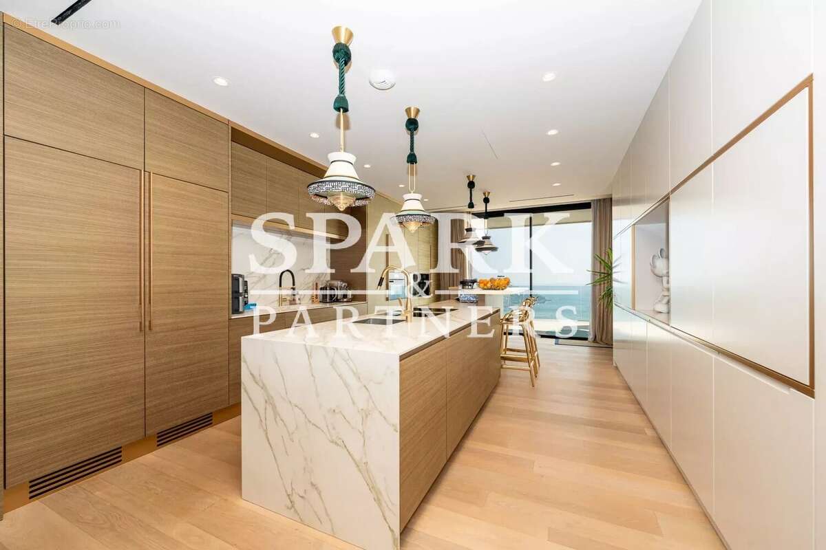 Appartement à ROQUEBRUNE-CAP-MARTIN