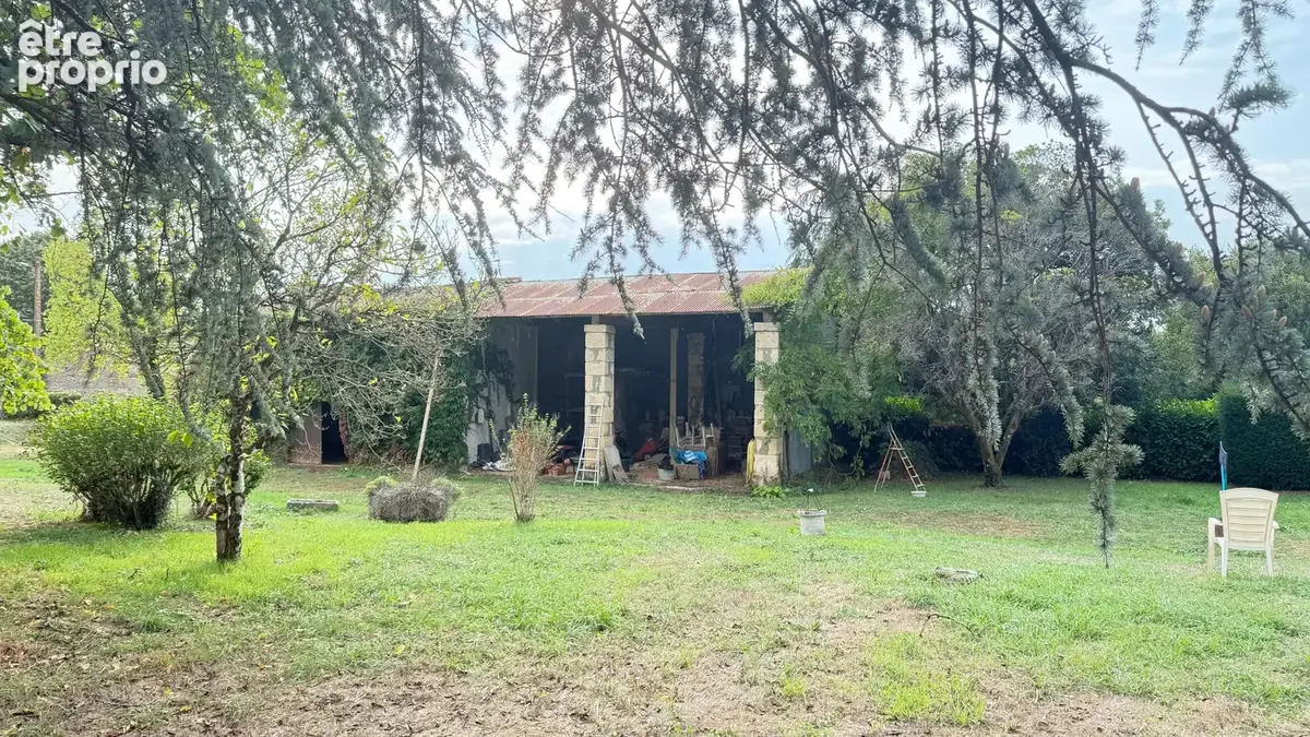 Maison de plain-pied avec dependance et grand jardin arbore - photo 9