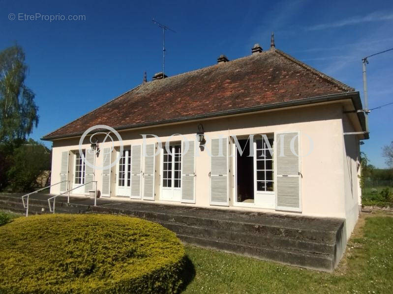 Maison à MILLY-SUR-THERAIN