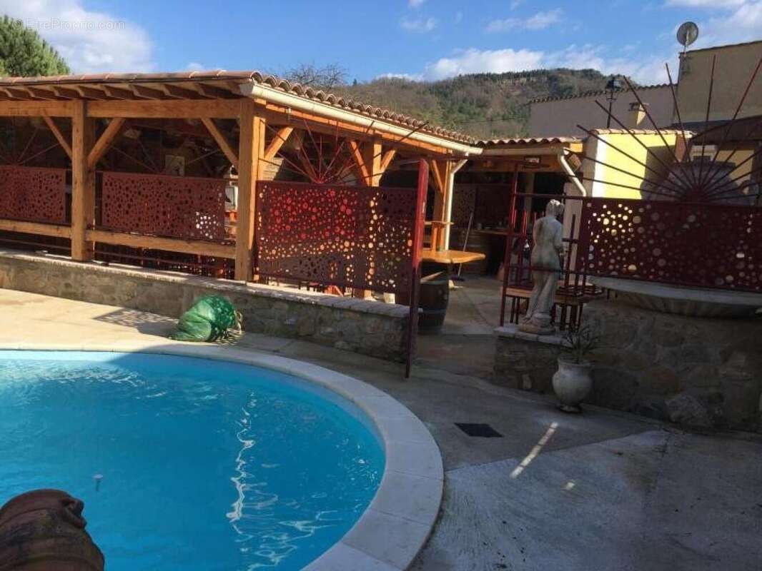 Photo 2 - Commerce à FA