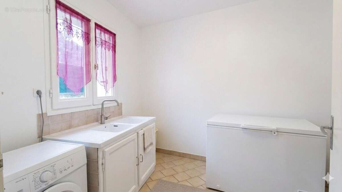 Maison 115 m² à Saint-Jean-D'angely  - photo 3