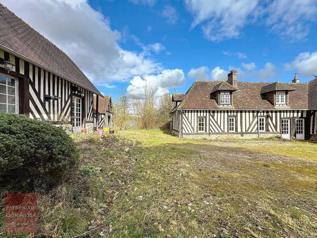 Maison à SAINT-GEORGES-EN-AUGE