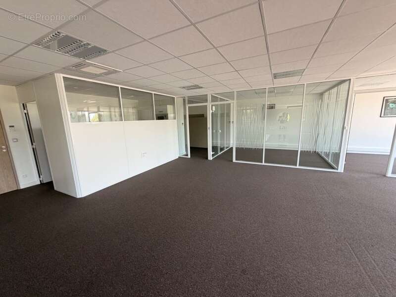 bureaux à vendre CHAPONOST (69) magnifique plateau de 160m2 dans l'immeuble LW1, face à la gare de Chaponost - photo 11