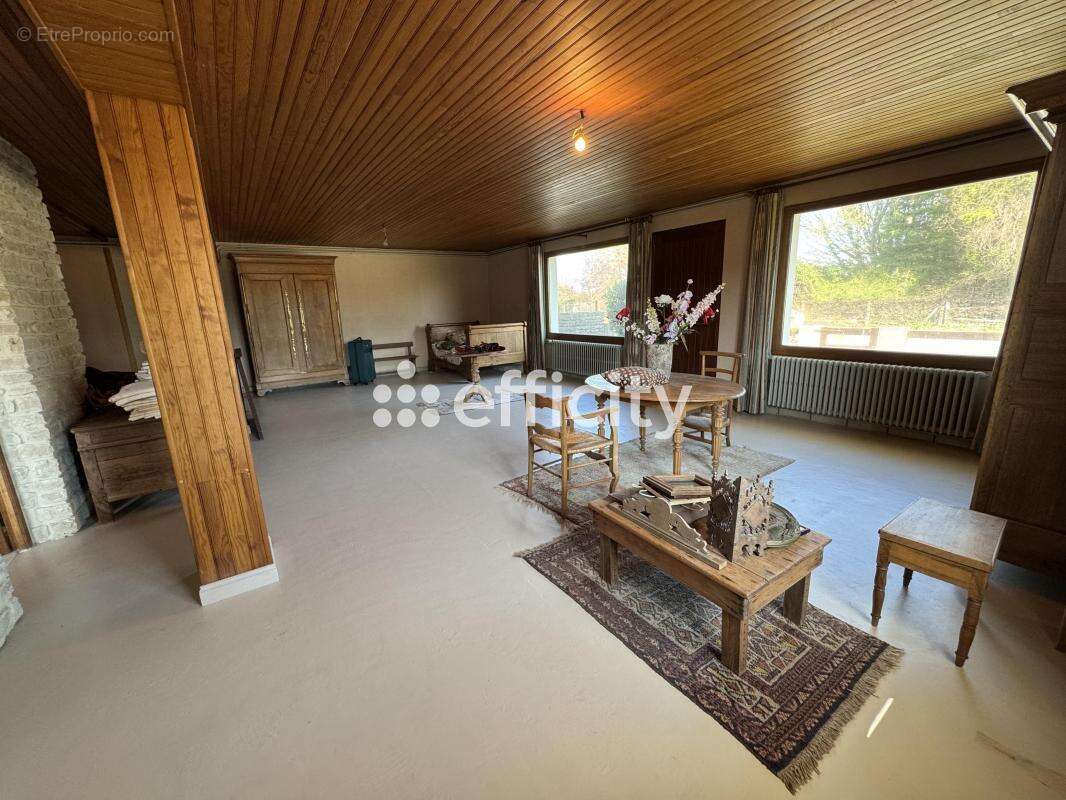 Maison 230 m² à Saint-Come-De-Fresne  - photo 11