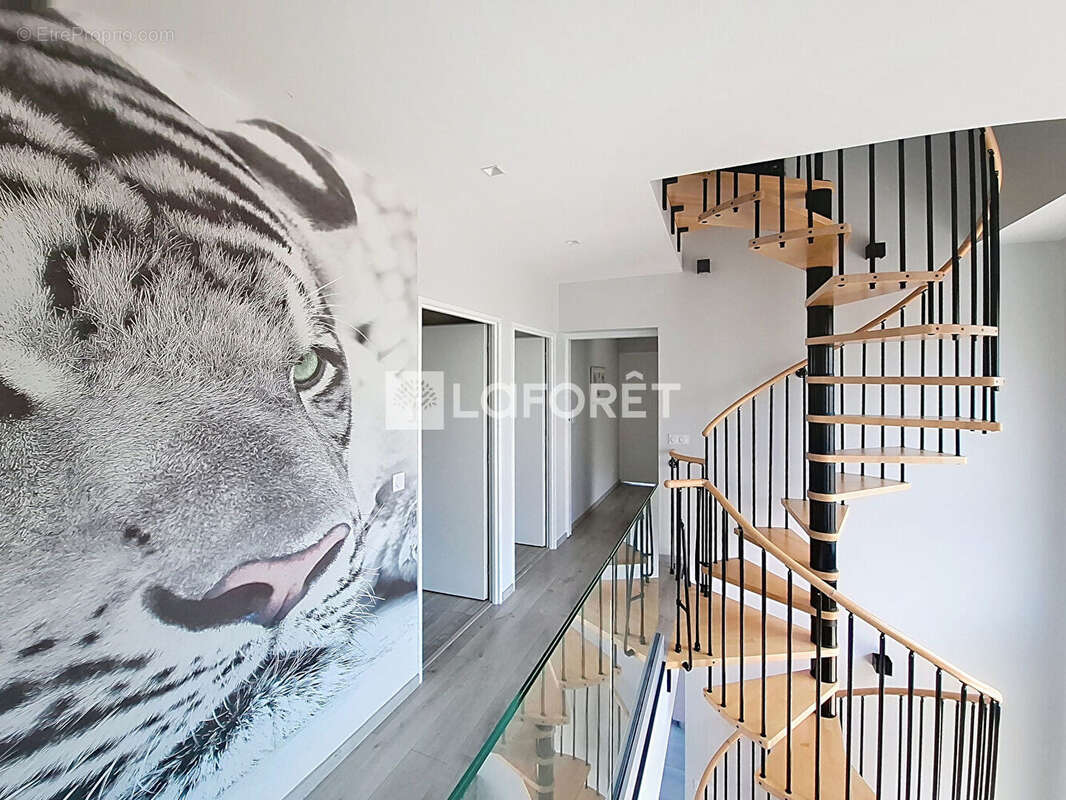 Villa Curienne 6 pièce(s) 160 m2 - photo 6