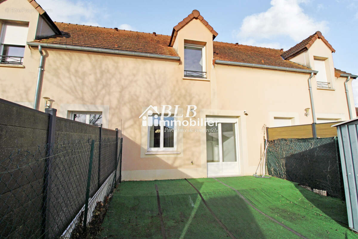 Appartement à LE PERRAY-EN-YVELINES