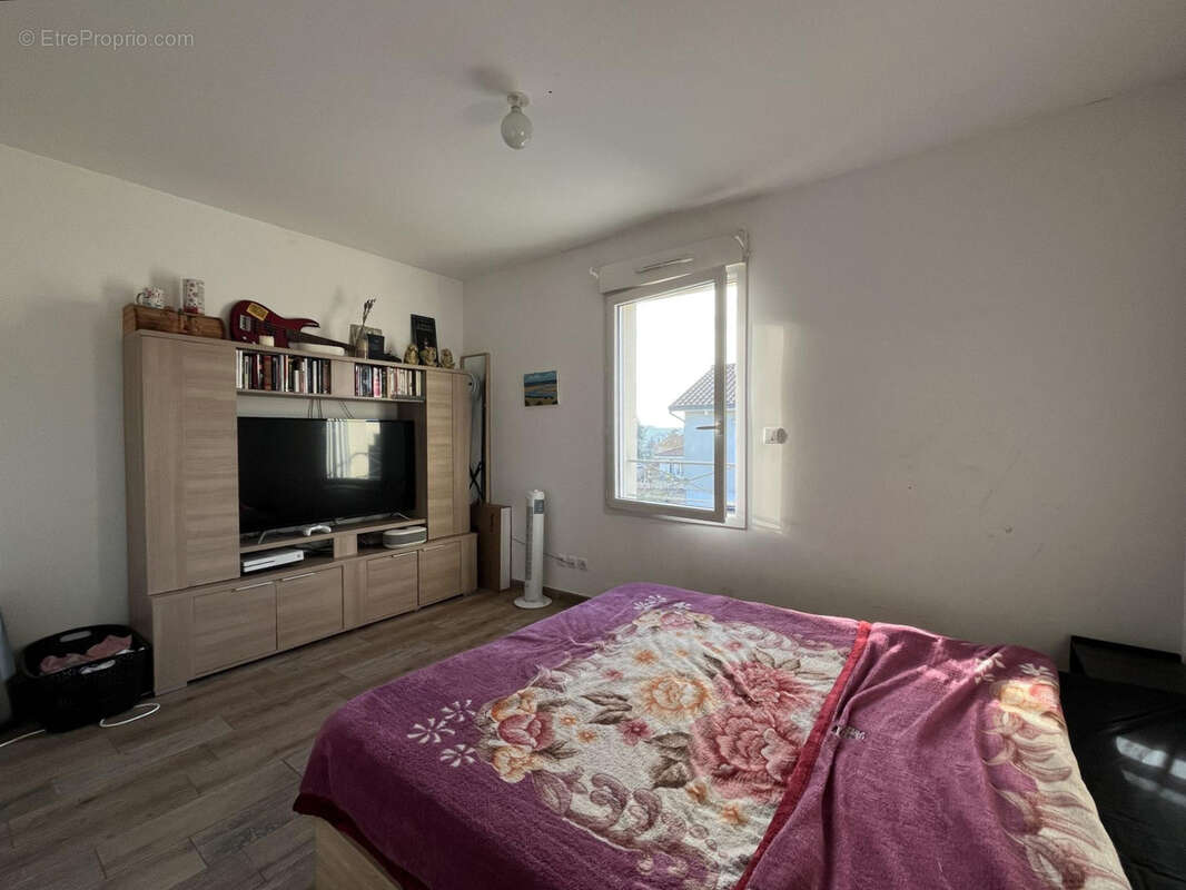 Maison à RUELLE-SUR-TOUVRE