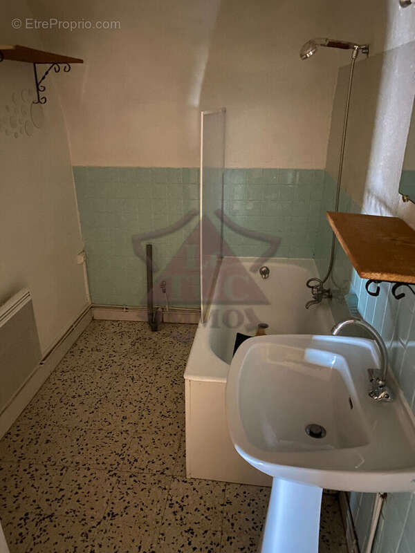 Maison à SAINT-VICTOR-DE-MALCAP