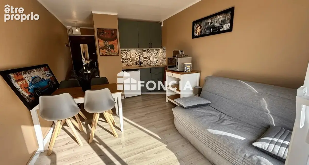 Coquet studio avec grand balcon, au calme - photo 2