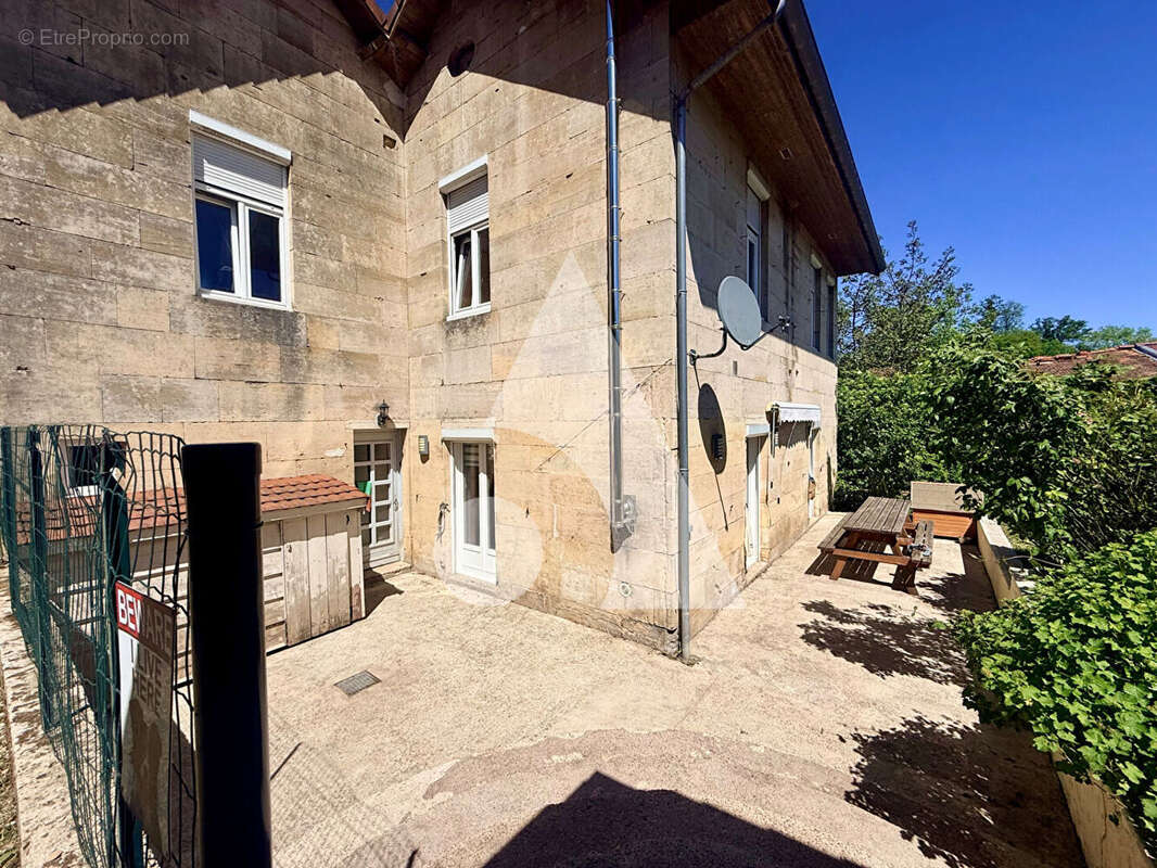 Maison à COMBLES-EN-BARROIS