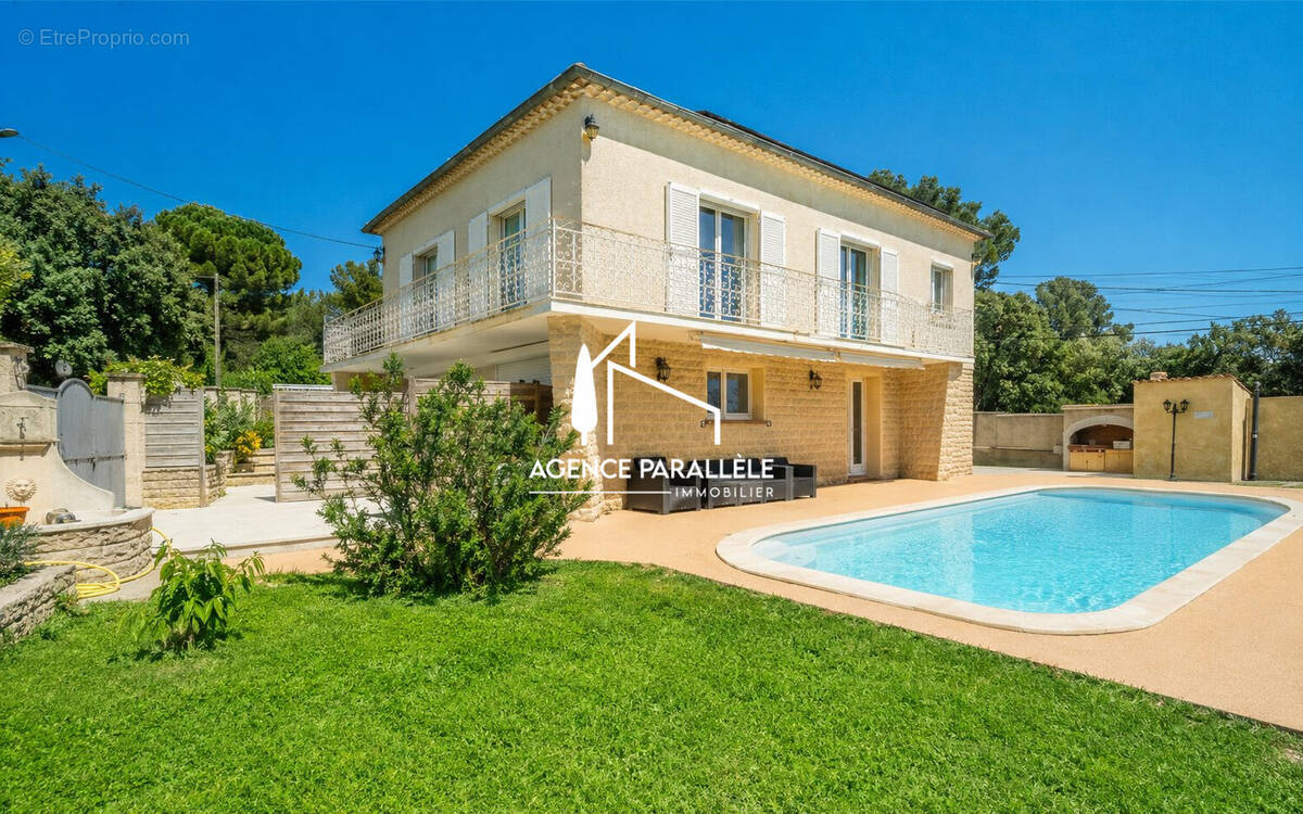 Maison à L'ISLE-SUR-LA-SORGUE