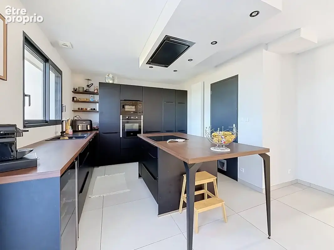 INDRE ET LOIRE, MONNAIE 10 KMS DE Tours, maison de 120 m2 avec jardin, 3 chambres et bureau - photo 4