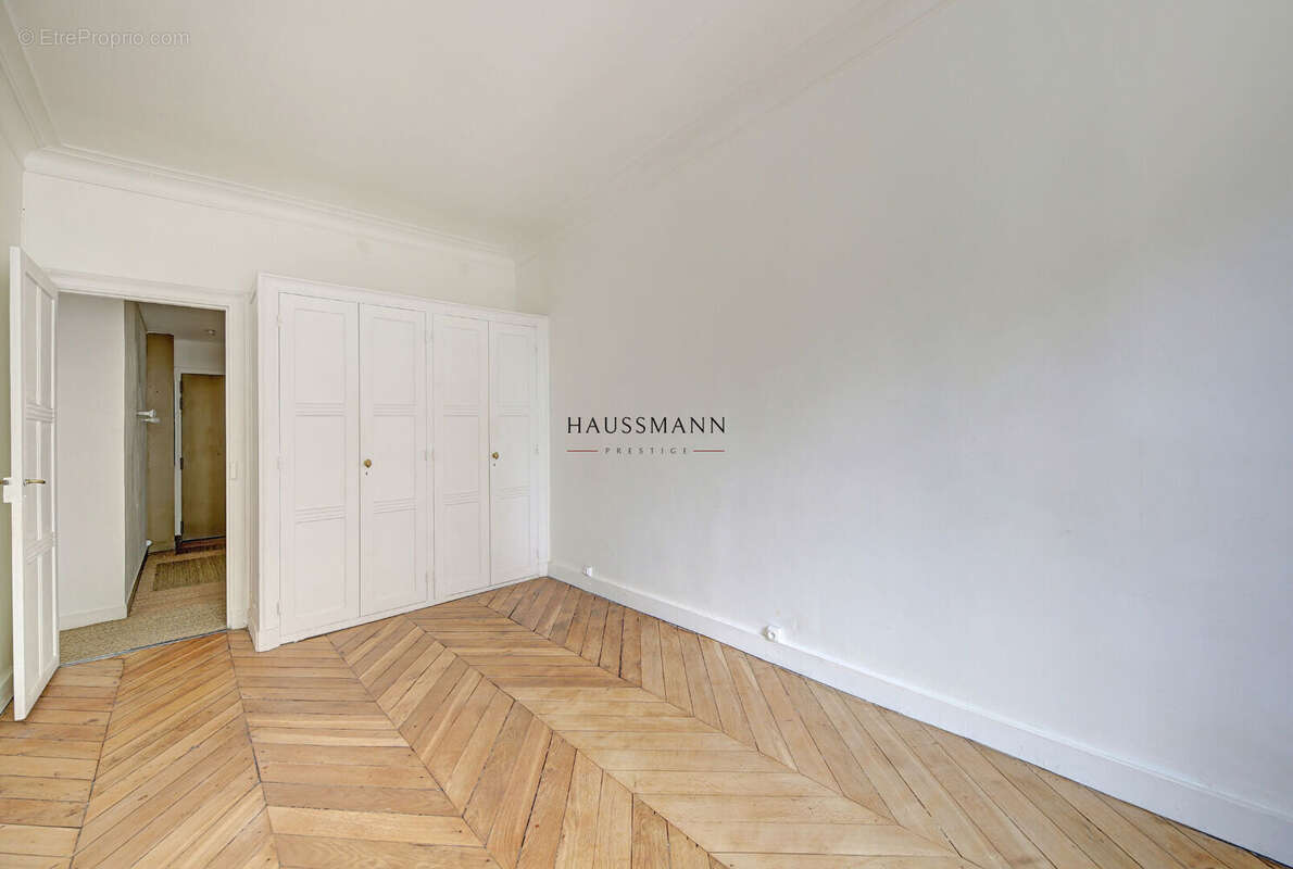Appartement à PARIS-8E