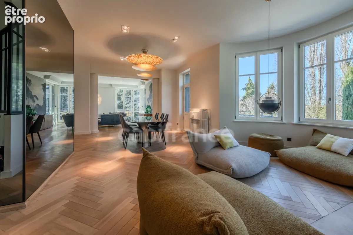 Une propriété de caractère, discrète et élégante, où le charme de la Belle Époque rencontre le confort d’une rénovation récente - photo 8