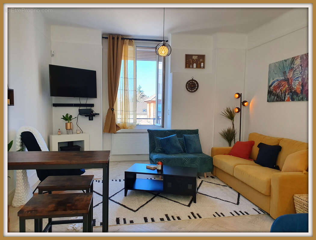 Appartement à SAINTE-SAVINE