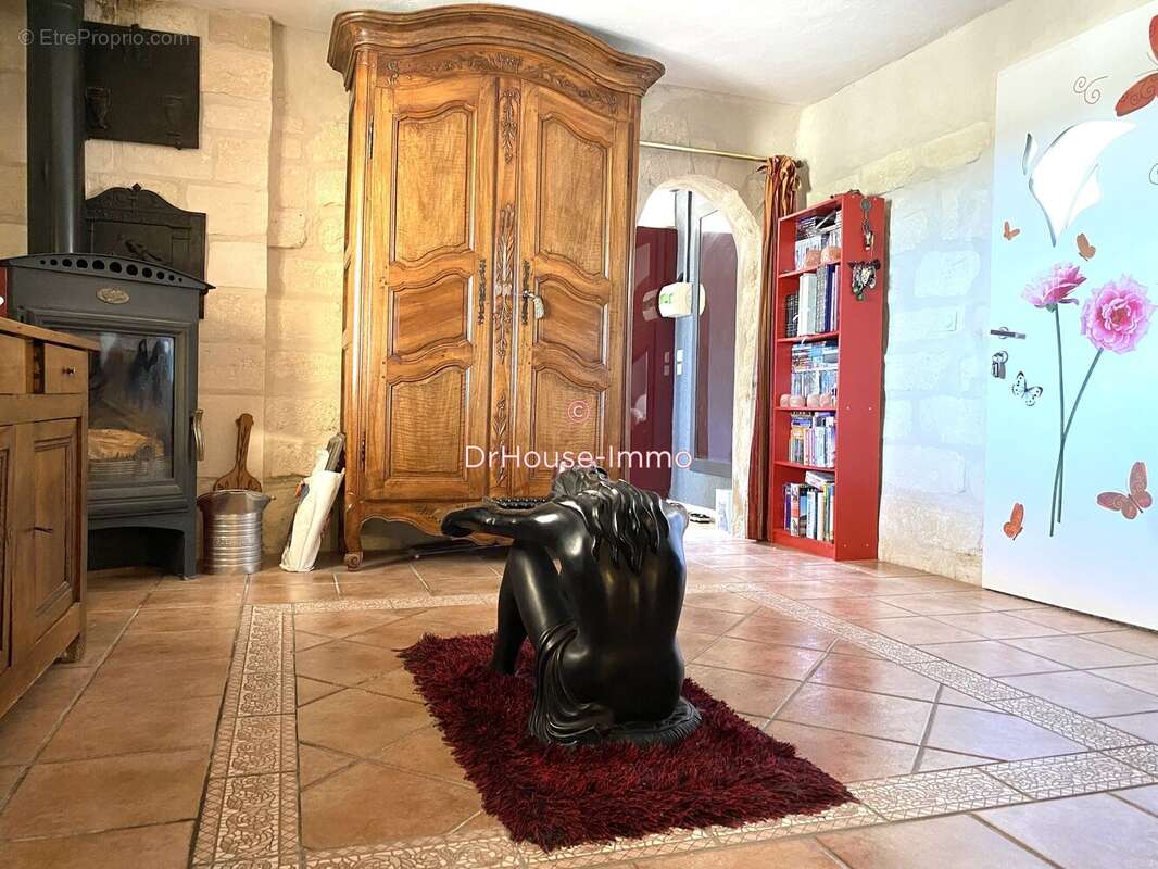 Maison à SAINT-LAURENT-D'AIGOUZE