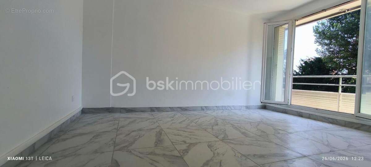 Appartement 4 pièces de 80 m² Noisy-le-Grand Secteur Noisy Champs - photo 6