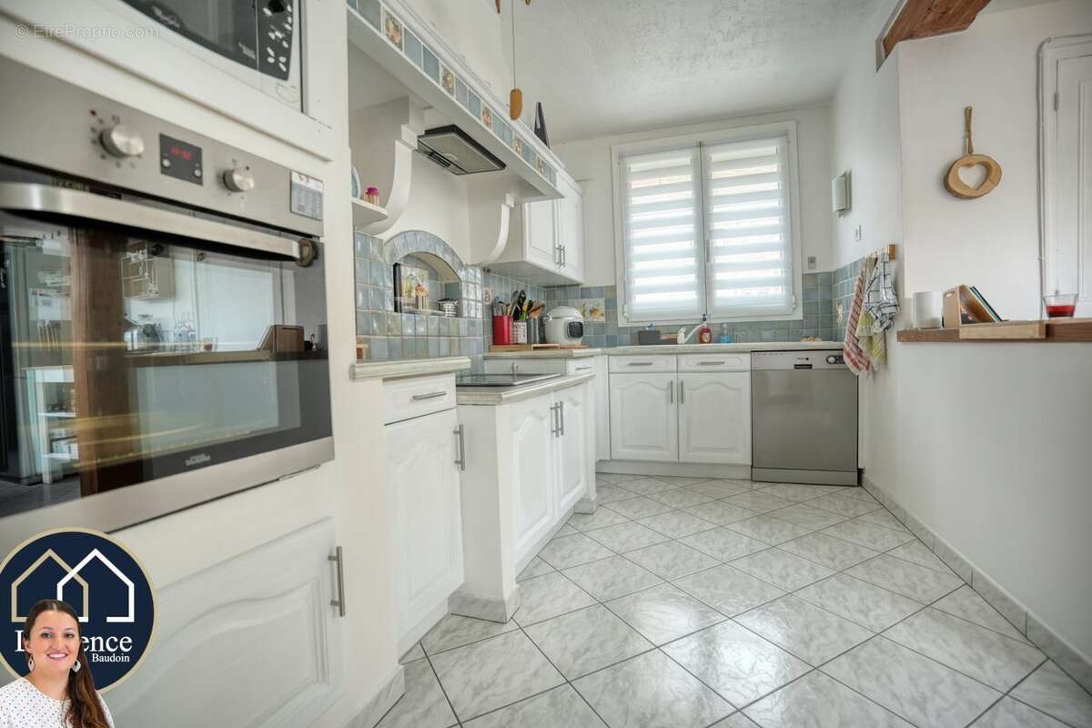 Maison à TREMBLAY-LES-VILLAGES