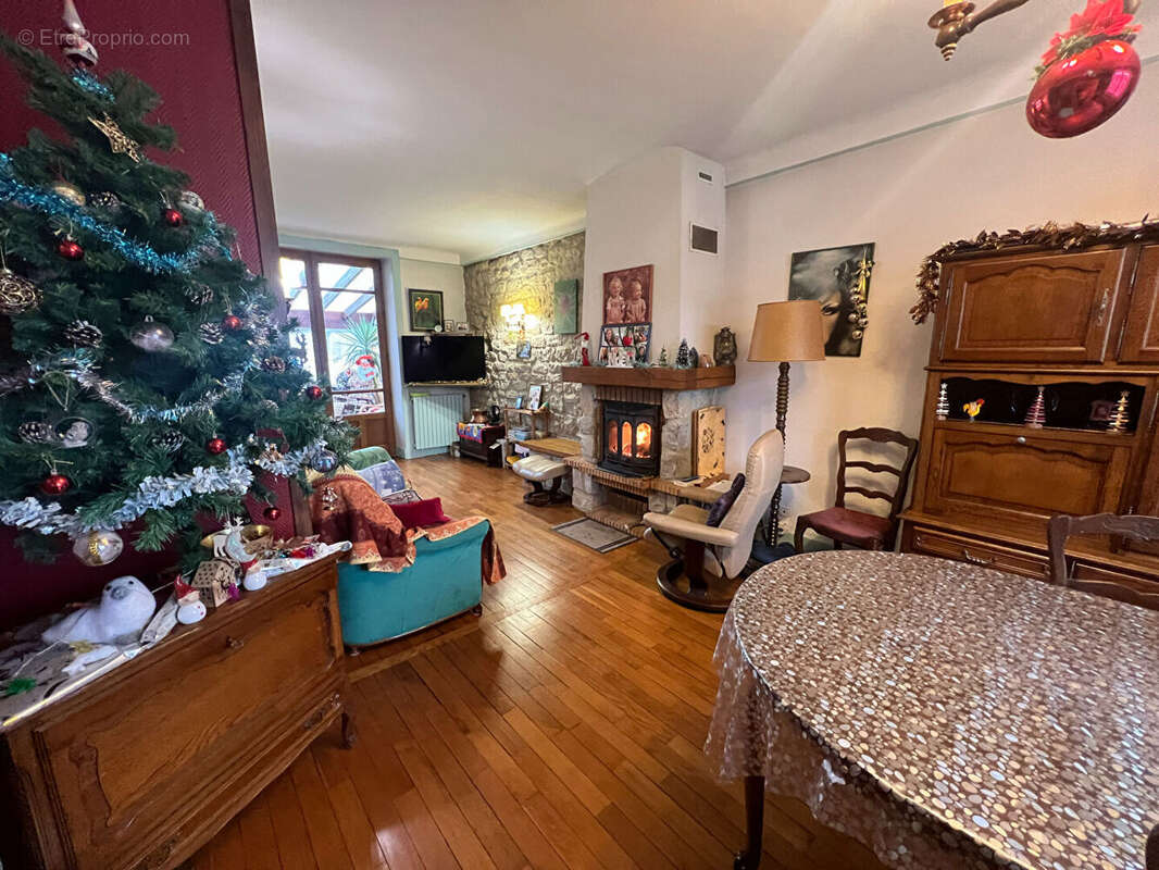 Maison à LONS-LE-SAUNIER