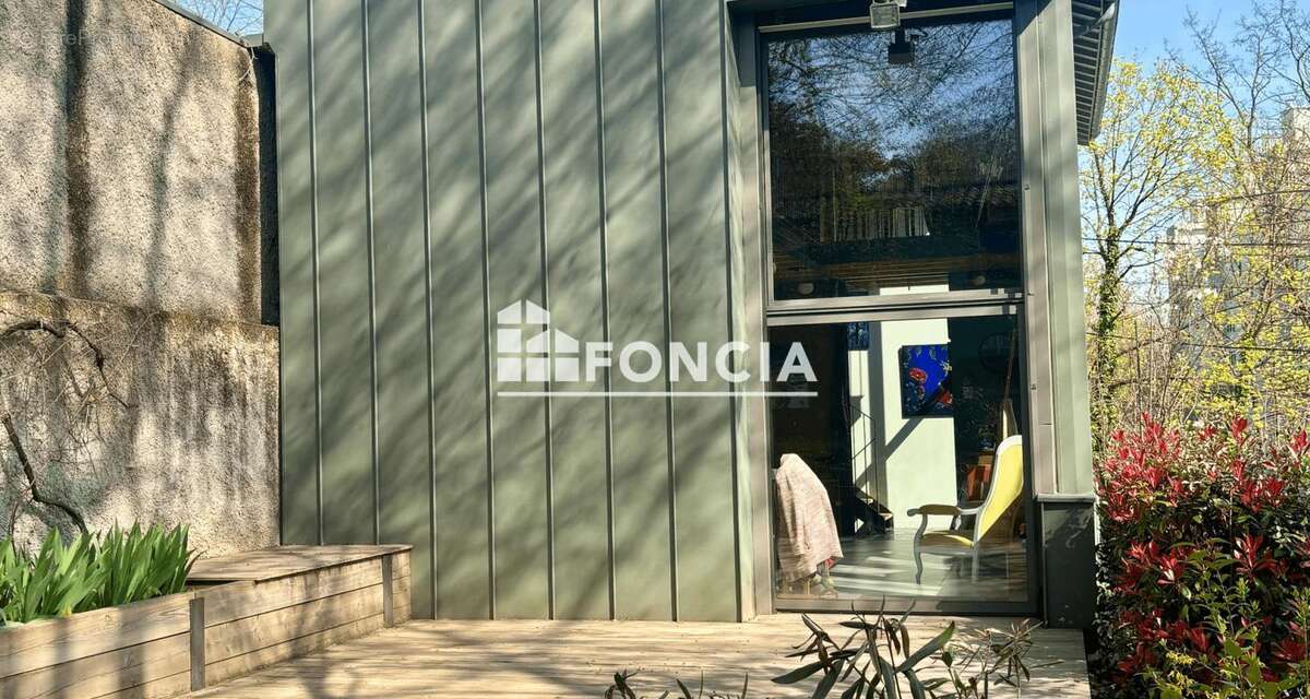 Maison d'architecte de 200 m2 sur terrain de 1280 m2 - photo 18