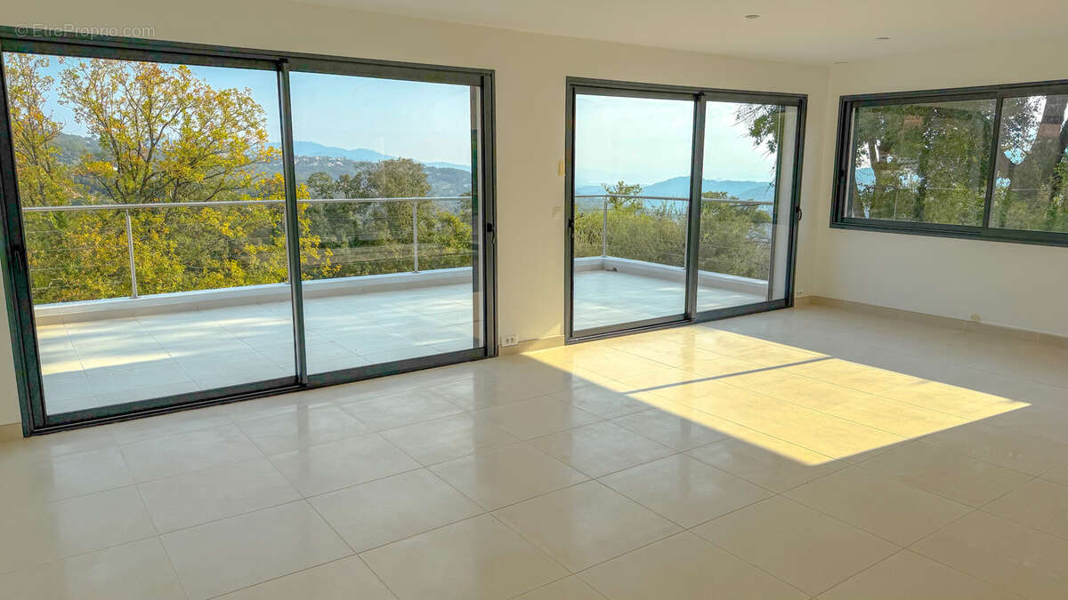 Maison à LES ADRETS-DE-L&#039;ESTEREL