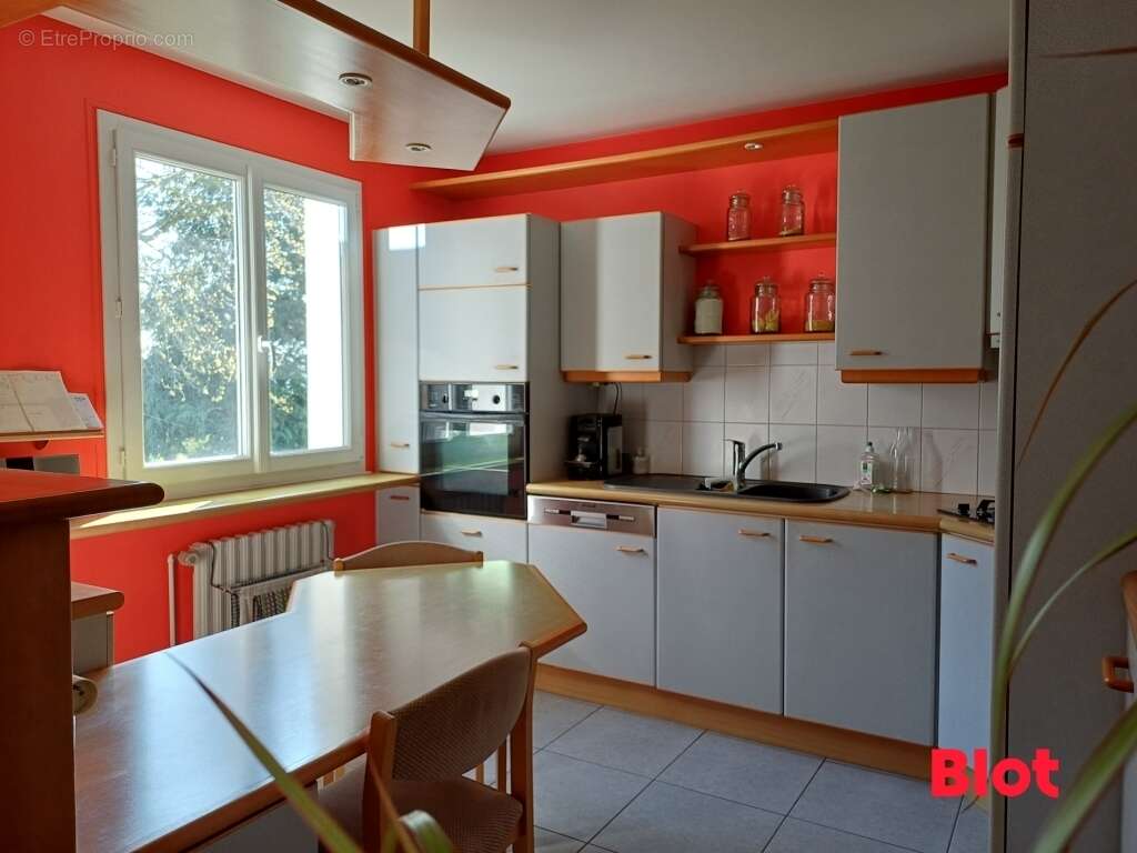 Maison à DOMAGNE