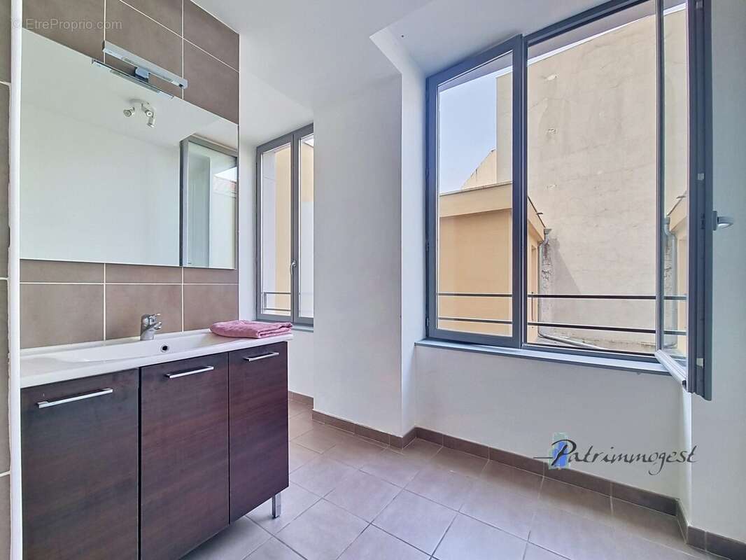 Appartement à SAINT-ETIENNE