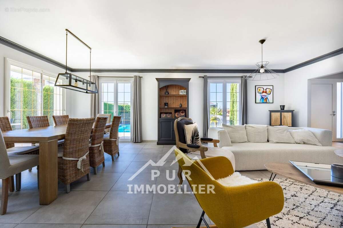 Maison à SAINT-CERGUES