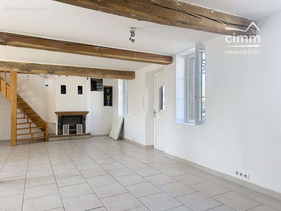 Maison 109 m² à Chateau-Renard  - photo 3