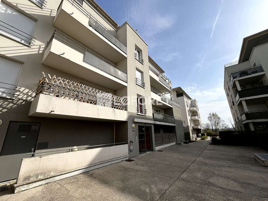 Appartement à HARDRICOURT