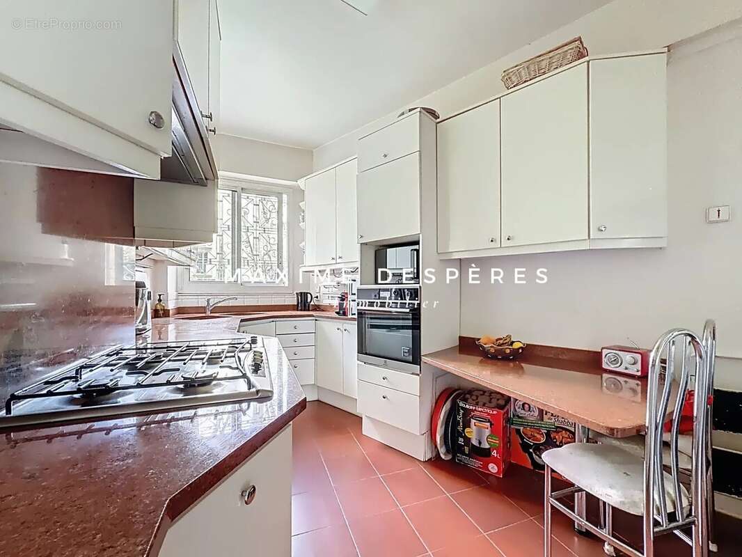 Appartement à NEUILLY-SUR-SEINE