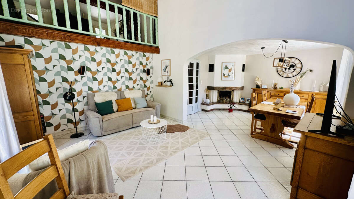 Maison à SAINT-MAXIMIN-LA-SAINTE-BAUME