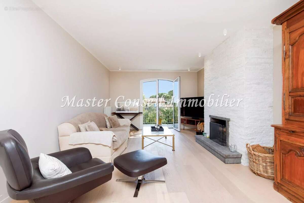 Vue Mer , Villa rénovée 280M²  contemporaine.  Parc arboré  2500M² - photo 14