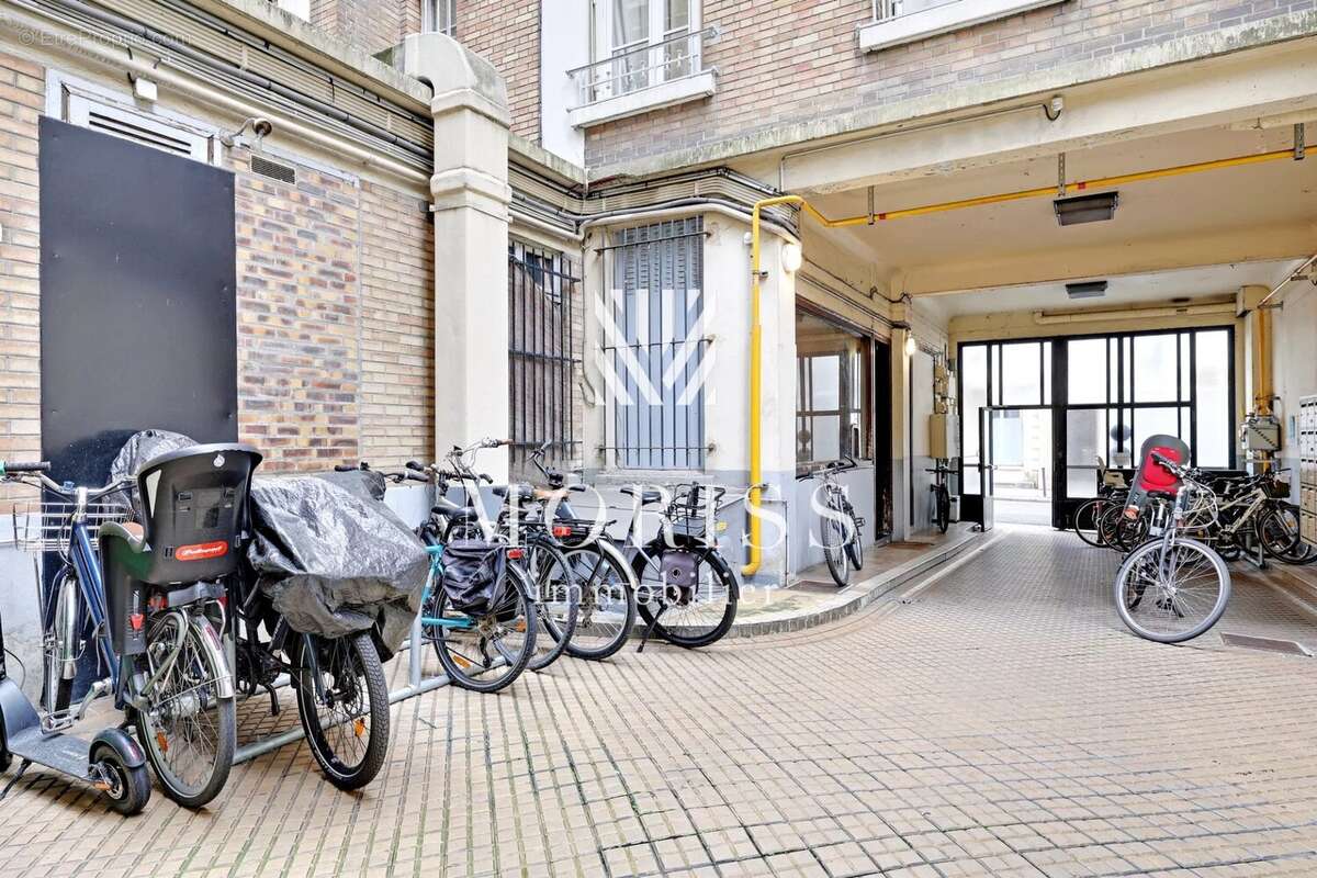 Appartement à PARIS-17E