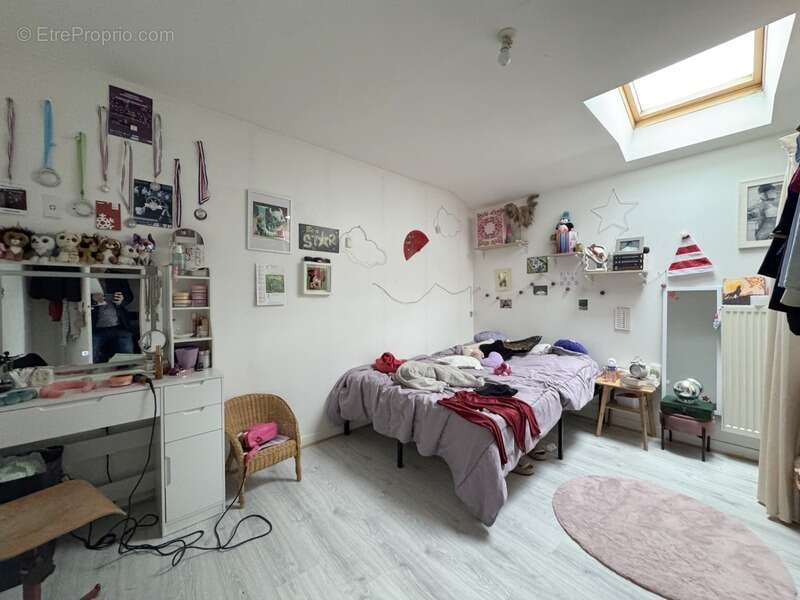 Appartement à MAIZIERES-LES-VIC